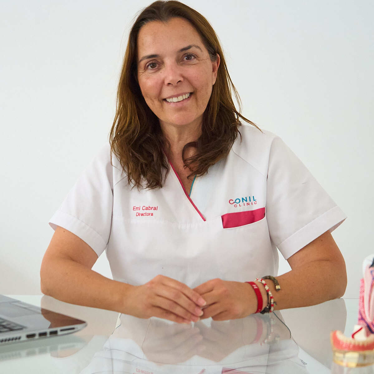 Emilia Cabral - Directora Conil Clinic